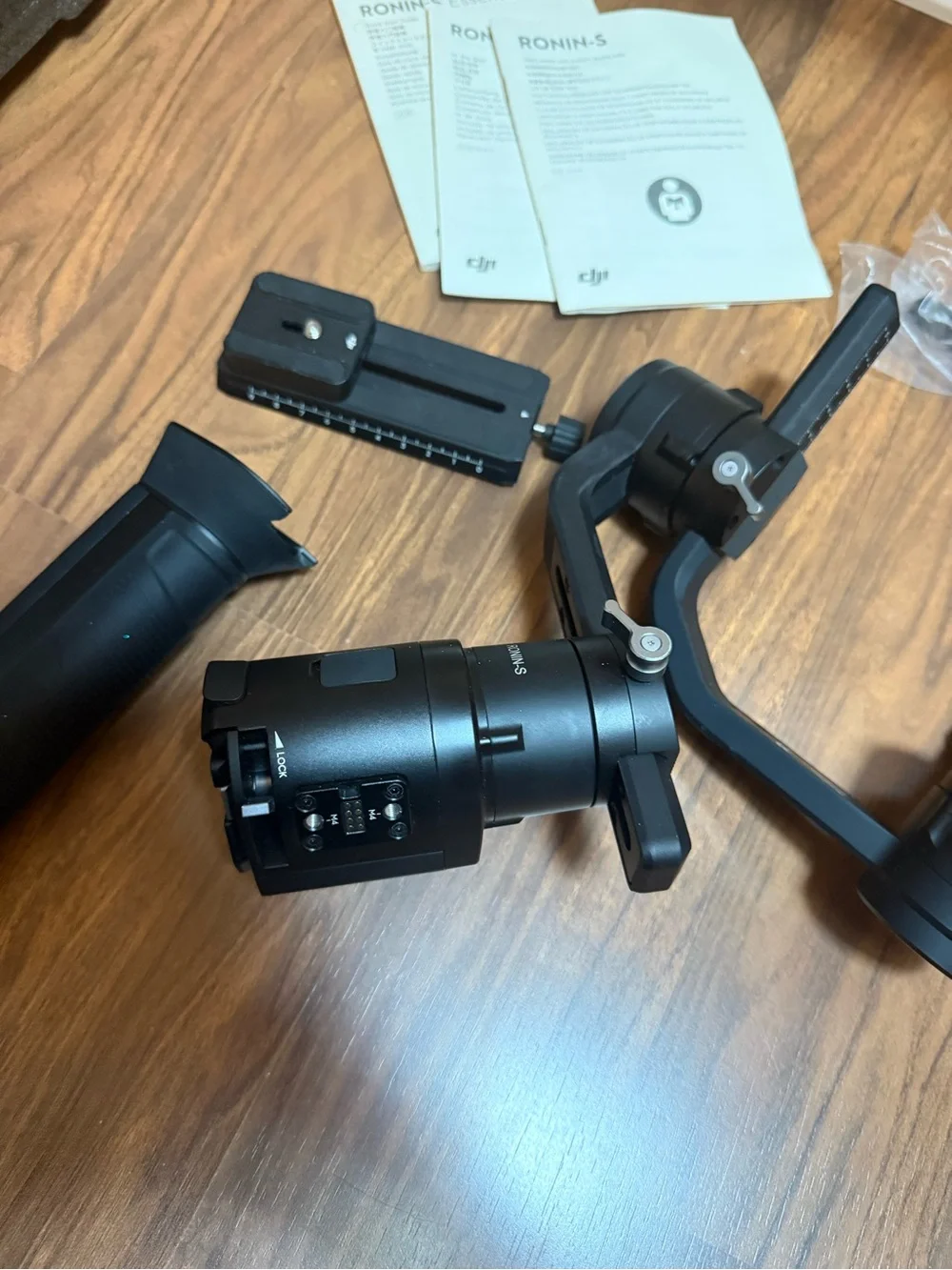 DJI Ronin-S 3-Axis Camera Gimbal Stabilizer – Great Condition